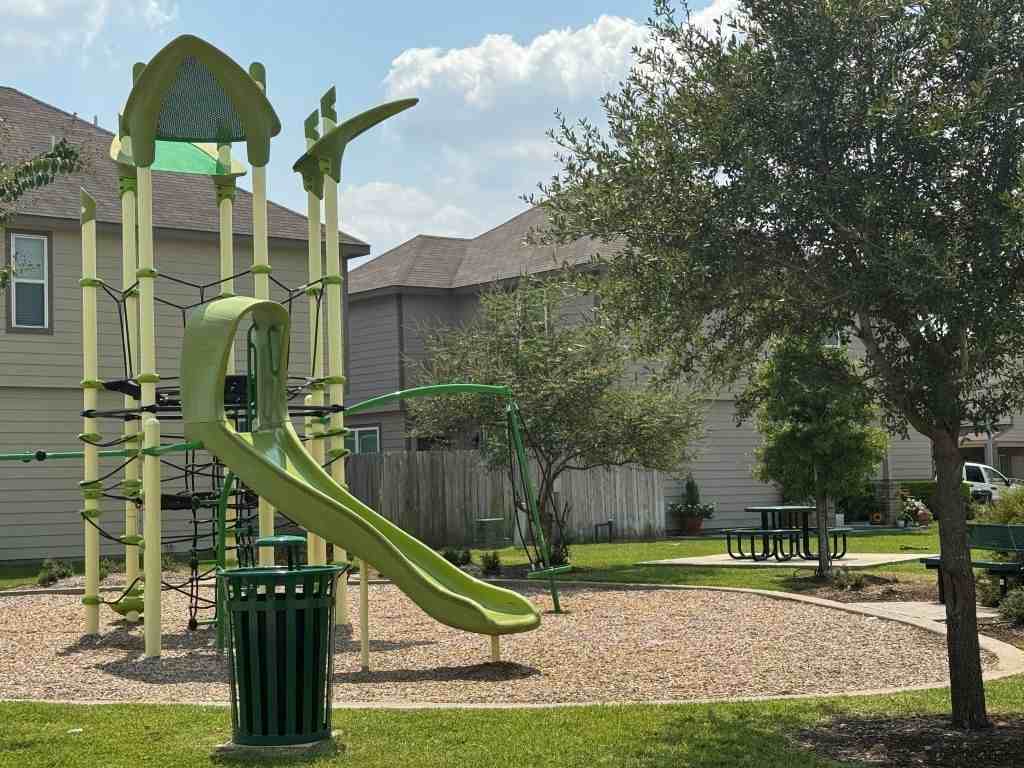 18511 Queesborough Creek Rd #18511 - Photo 4 of 14