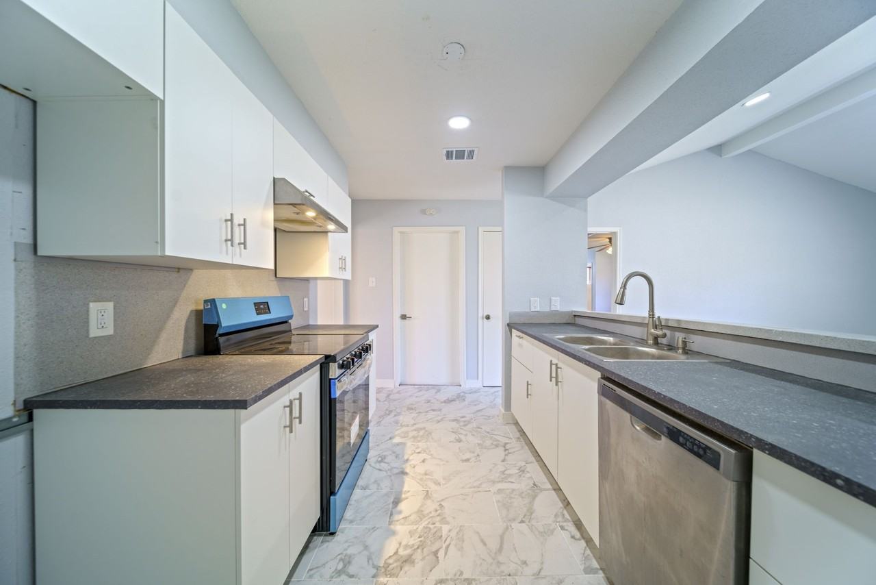 5015 Fitzwater Dr #5015 - Photo 6 of 18