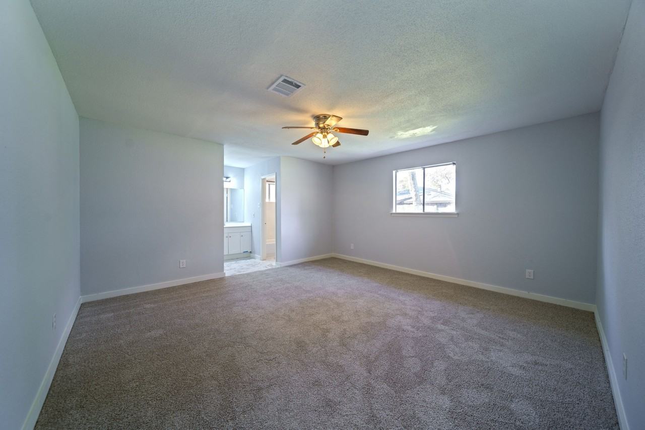 5015 Fitzwater Dr #5015 - Photo 7 of 18