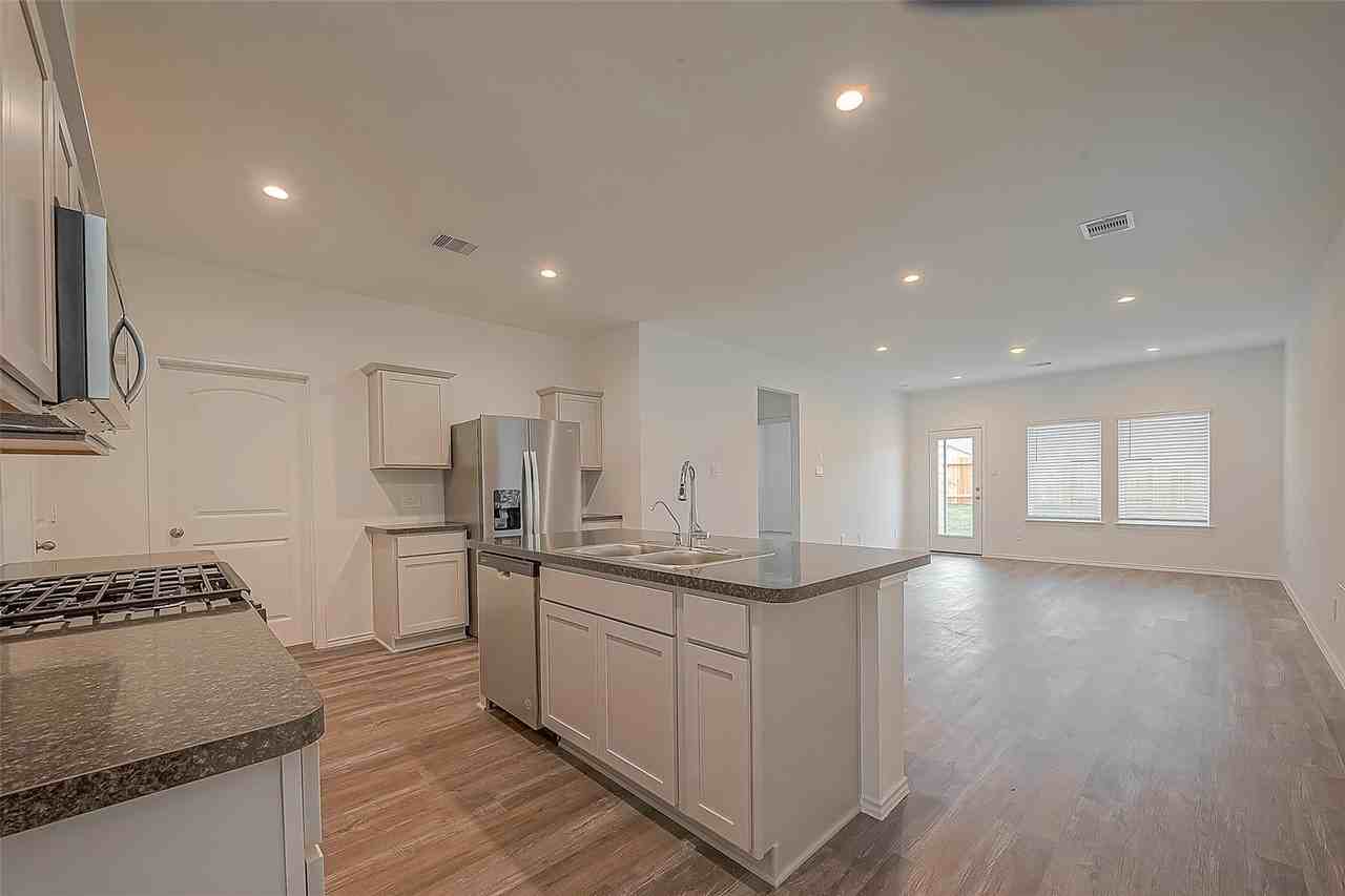 5630 Avalon Woods Dr #5630 - Photo 5 of 26