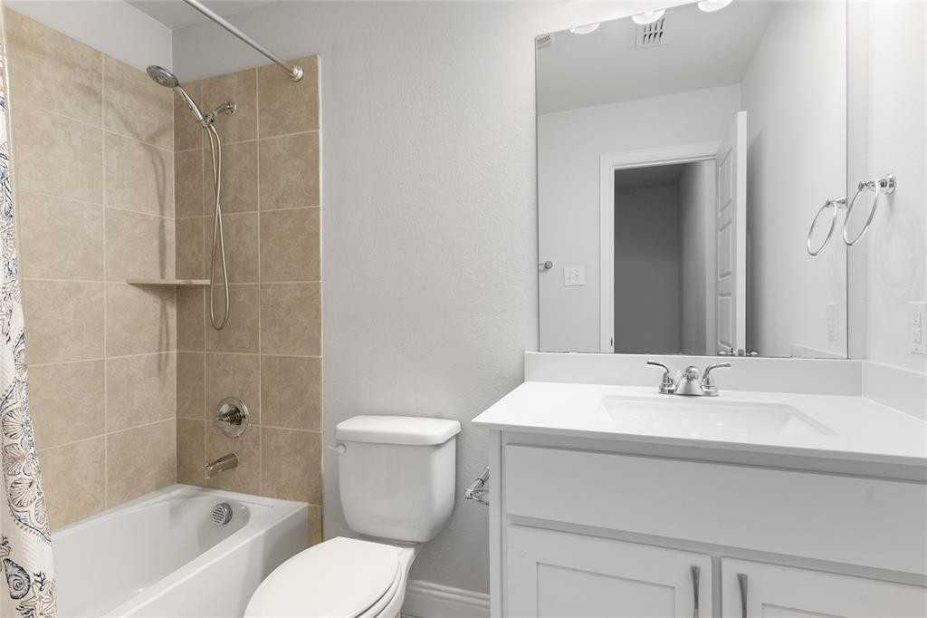 4117 Mockingbird Ln #4117