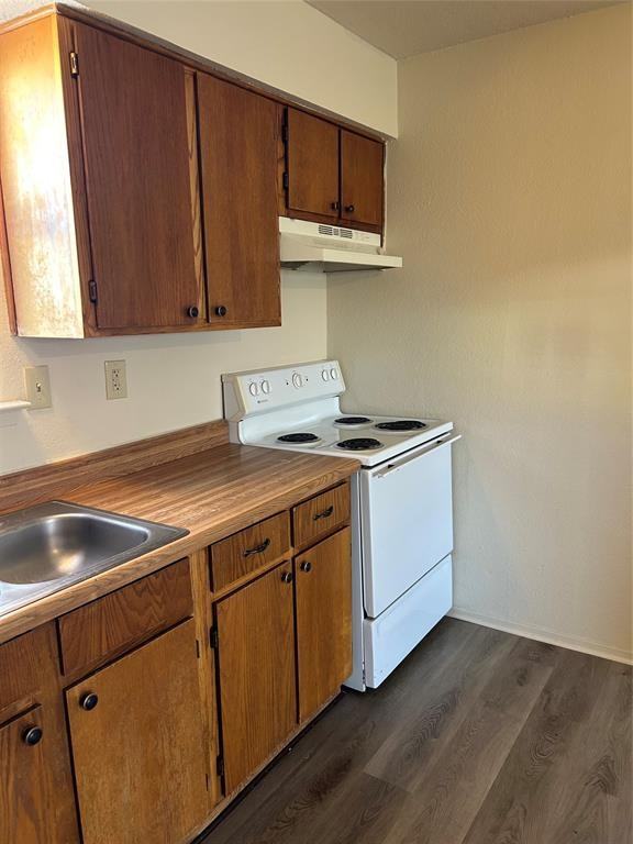 1836 Coral Rd #1836 - Photo 6 of 11