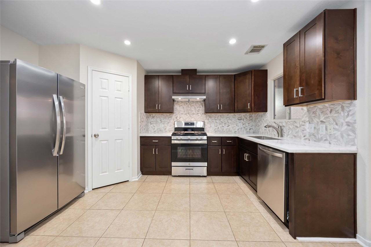 19551 Dawn Canyon Rd #19551 - Photo 5 of 30