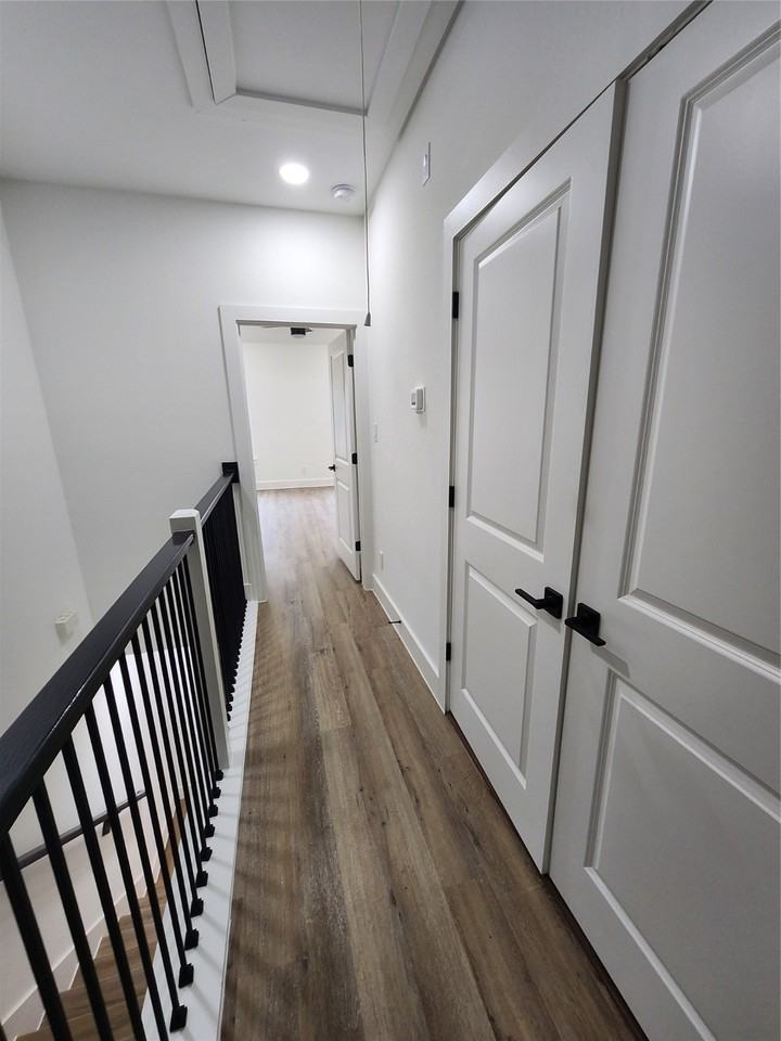 650 Everett St #650B - Photo 4 of 20