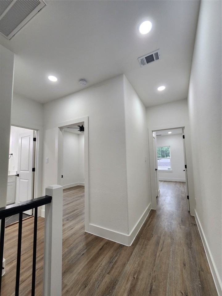 650 Everett St #650B - Photo 7 of 20