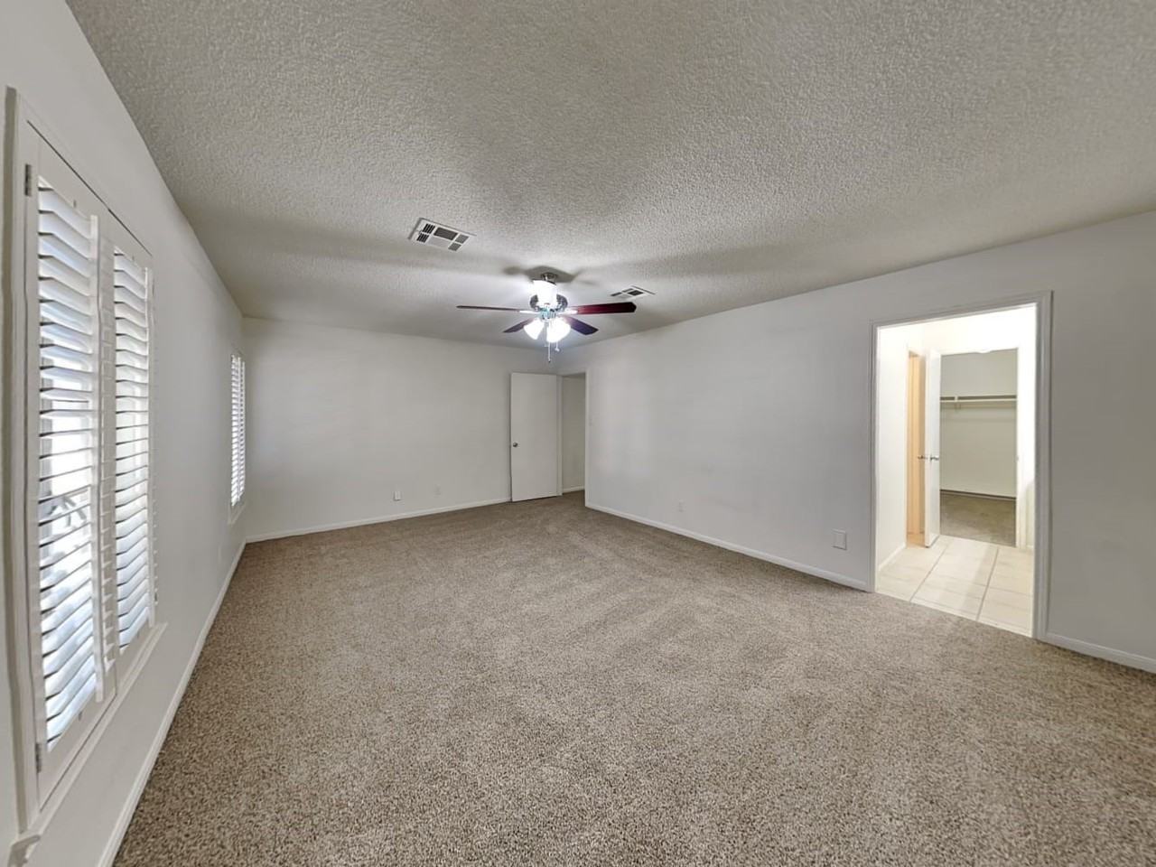 3822 Stillview Dr #3822 - Photo 2 of 14