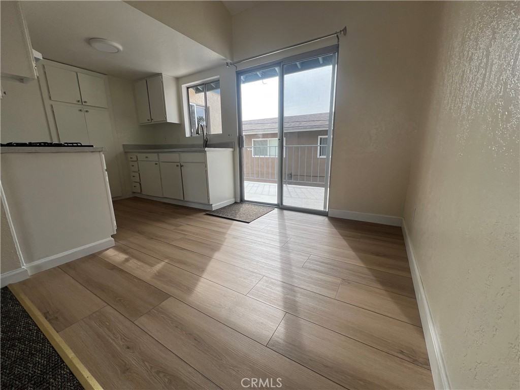 2014 Maple Ave #2014 - Photo 3 of 4