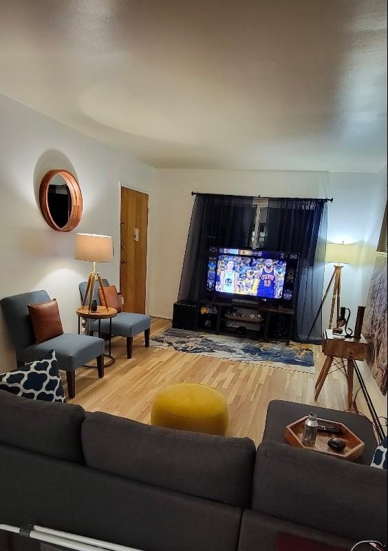 1112 Towne St #1 - Photo 5 of 6