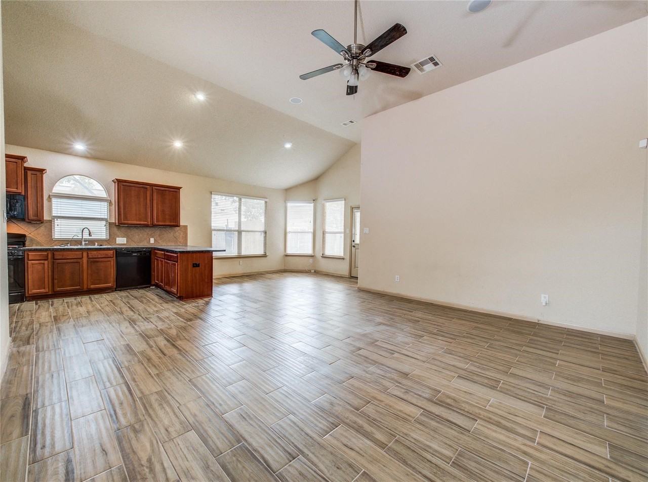 22411 Albee Dr #22411 - Photo 6 of 25