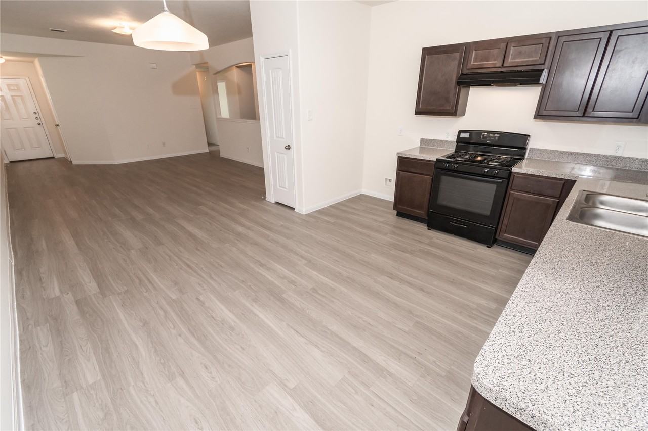 5614 Latta Plantation Dr #5614 - Photo 4 of 9