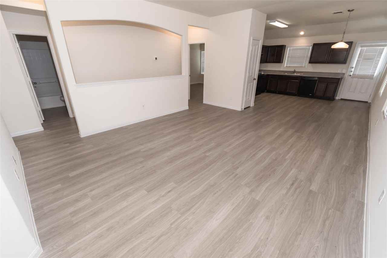 5614 Latta Plantation Dr #5614 - Photo 7 of 9