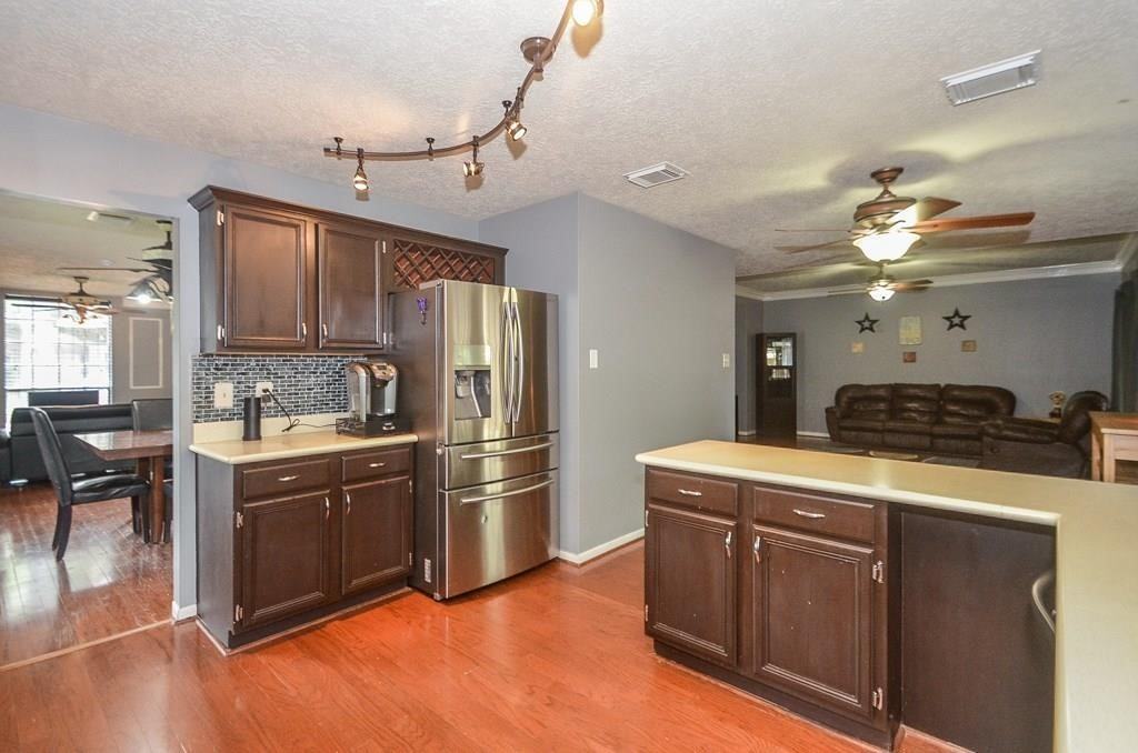 20402 Avery Point Dr #20402 - Photo 6 of 32