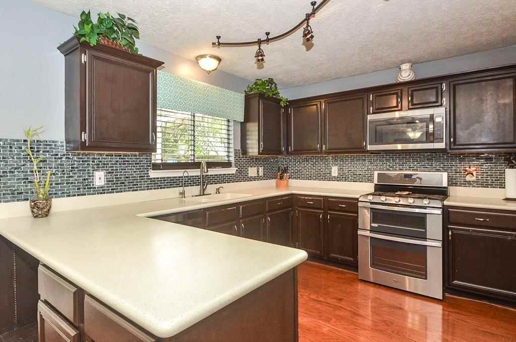 20402 Avery Point Dr #20402 - Photo 7 of 32