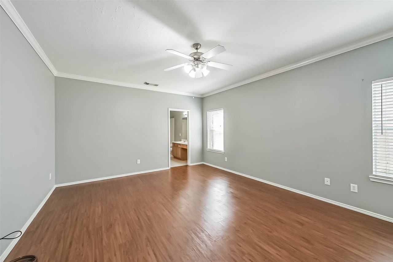 8726 Old Maple Ln #8726 - Photo 6 of 35