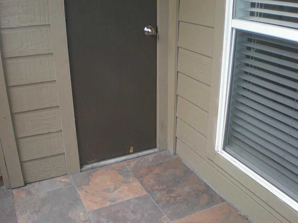 10047 Westpark Dr #10047-9 - Photo 3 of 27