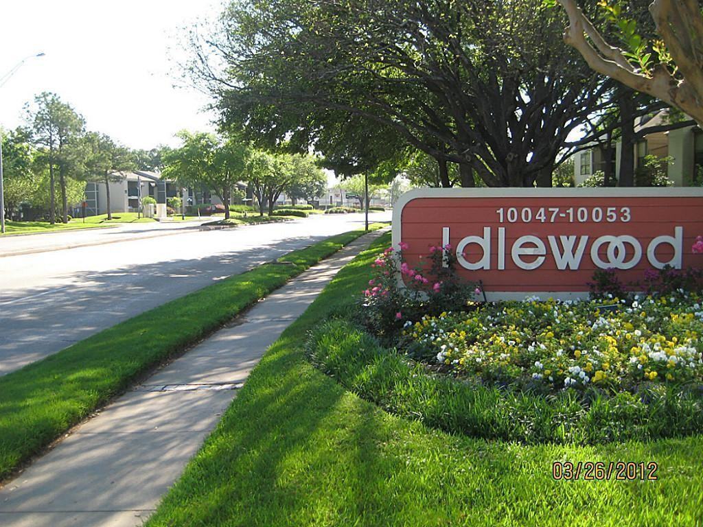 10047 Westpark Dr #10047-9 - Photo 6 of 27