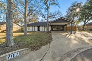 featured image of 2107 Lewood Cir #2107