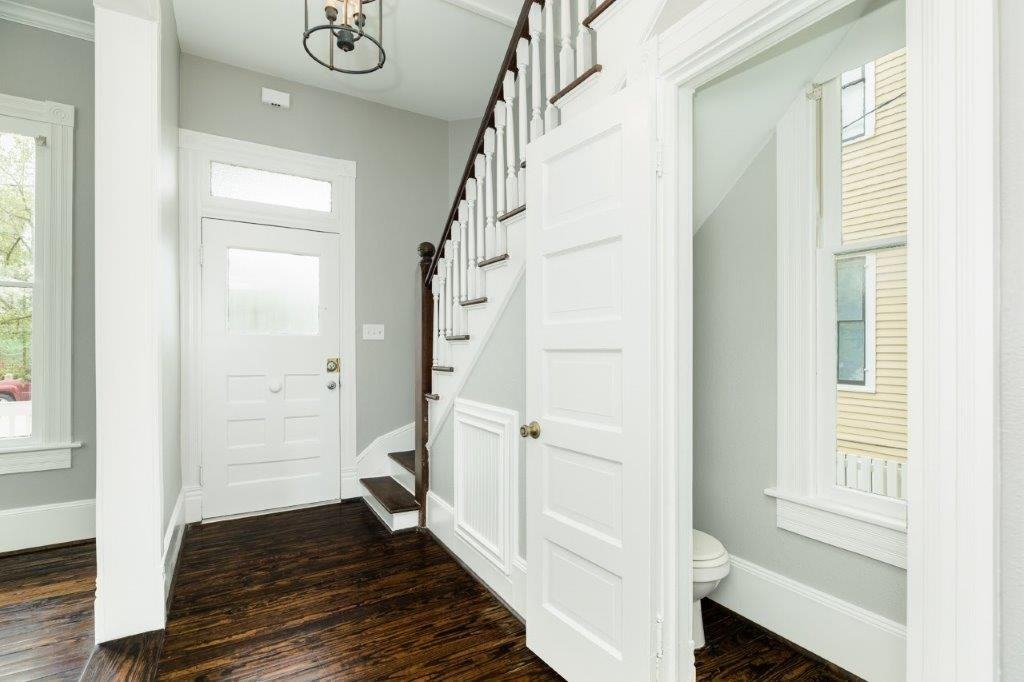 406 17th St #406 - Photo 3 of 11