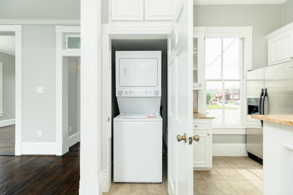 406 17th St #406 - Photo 4 of 11