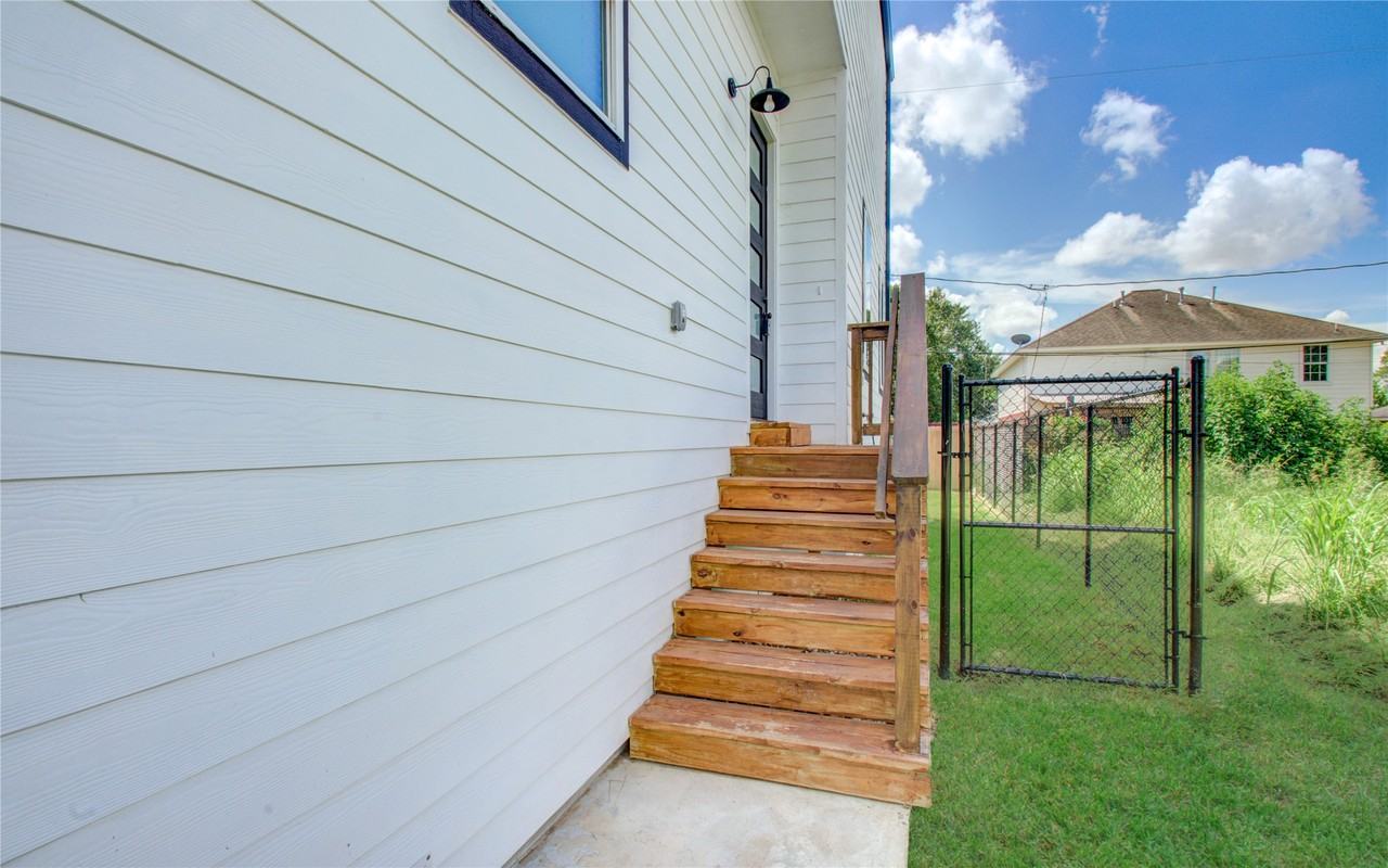 4916 Sunbeam St #4916 - Photo 7 of 30