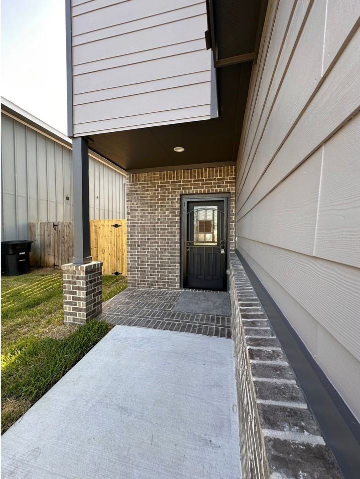 7710 Darnay Dr #7710A - Photo 3 of 33