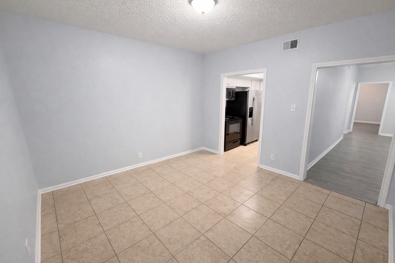 800 N San Jacinto St #800-102 - Photo 6 of 7