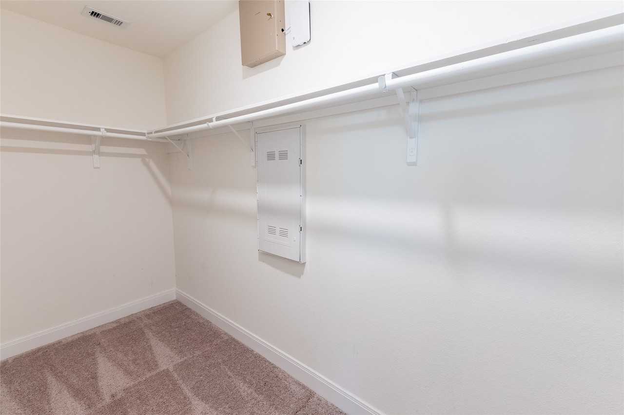 27646 Mesabe Dr #27646 - Photo 7 of 24