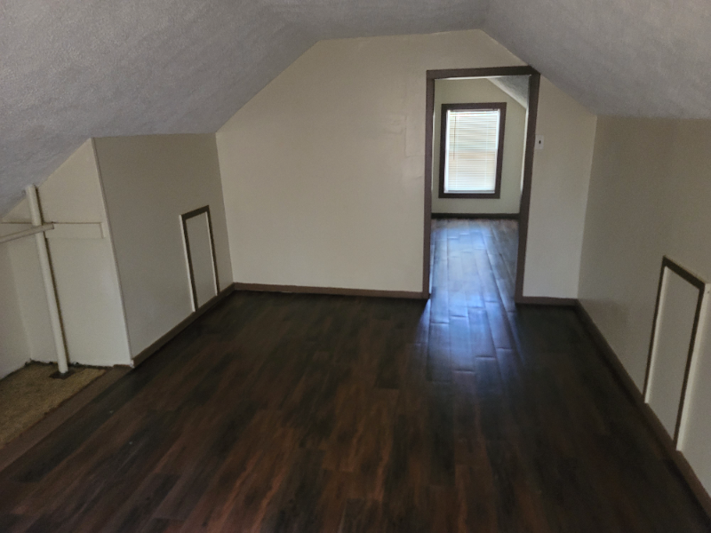 2027 Hatch Ave - Photo 2 of 9