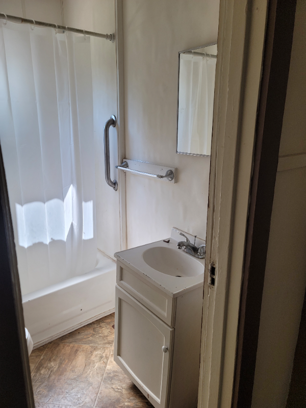 2027 Hatch Ave - Photo 5 of 9