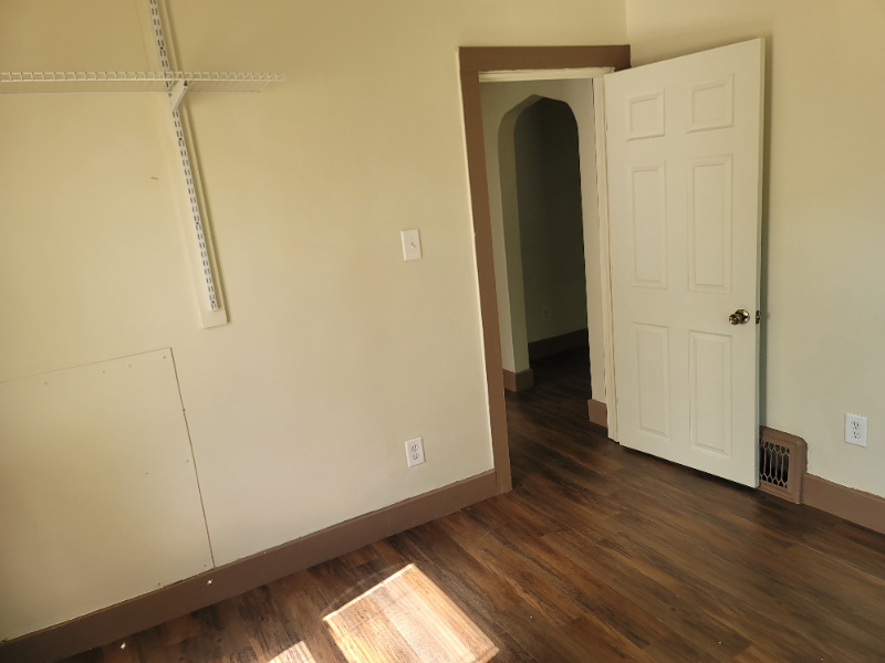 2027 Hatch Ave - Photo 6 of 9