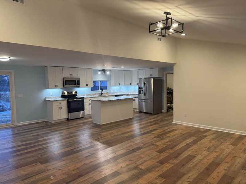 330 Fountain Head Rd - Photo 2 of 10