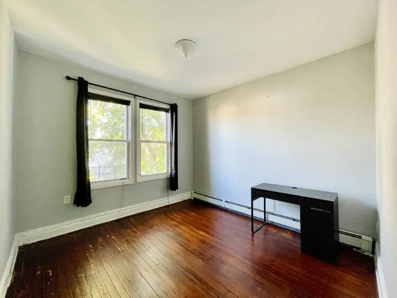 166 Lexington Ave #2R - Photo 4 of 5