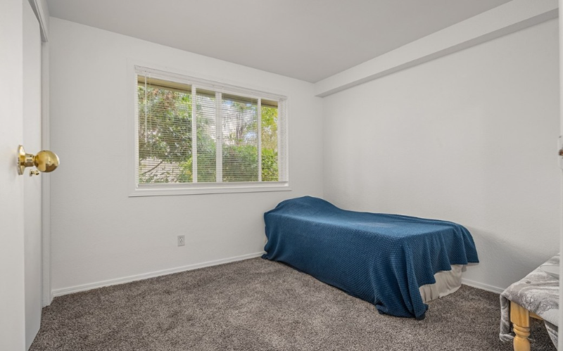 14526 Ne 6th Pl #3 - Photo 3 of 15