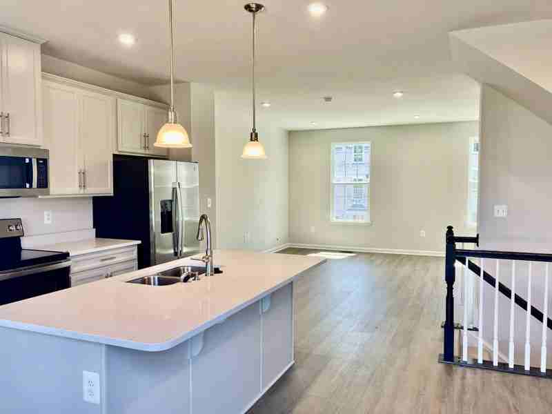 8820 Stevenson Ln - Photo 3 of 11