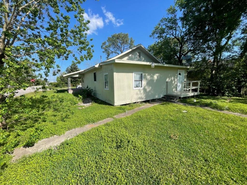 1300 18th St - Photo 3 of 14