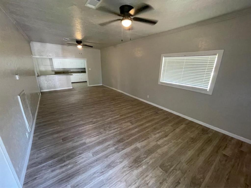 1300 18th St - Photo 5 of 14