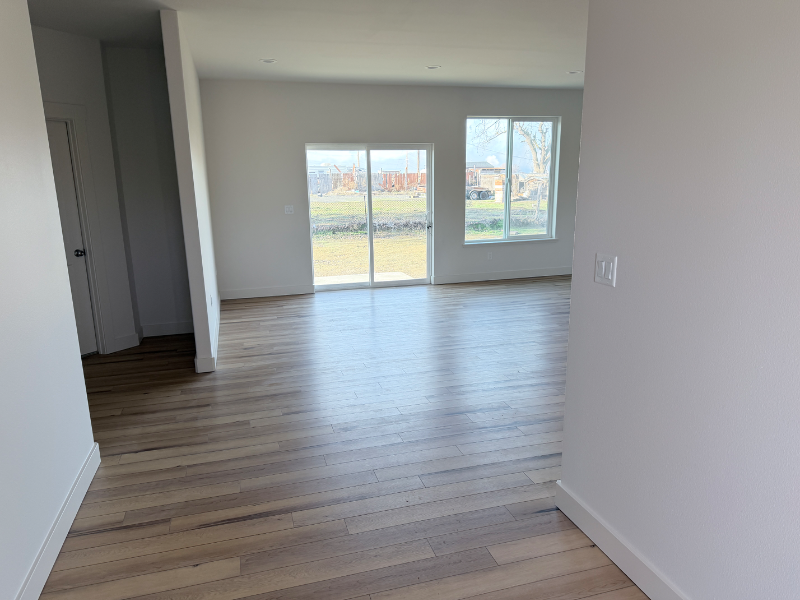 14812 2nd St Ne - Photo 3 of 10