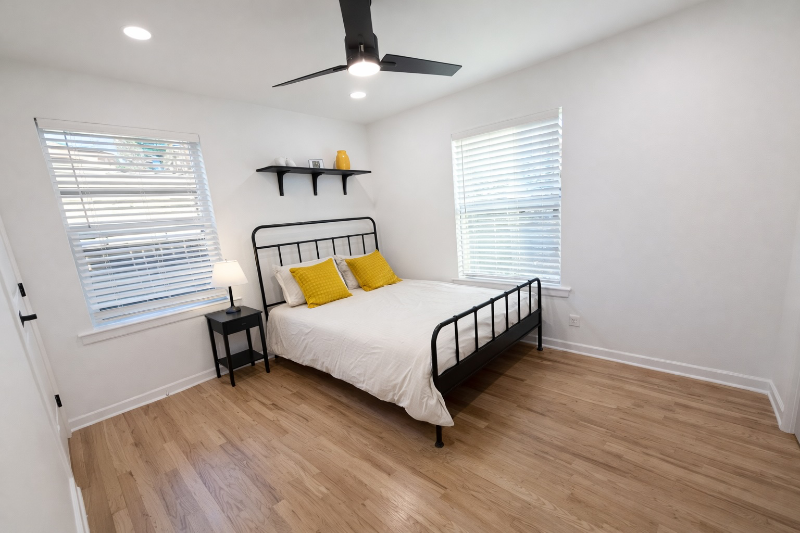 1009 Noble Ave - Photo 7 of 14