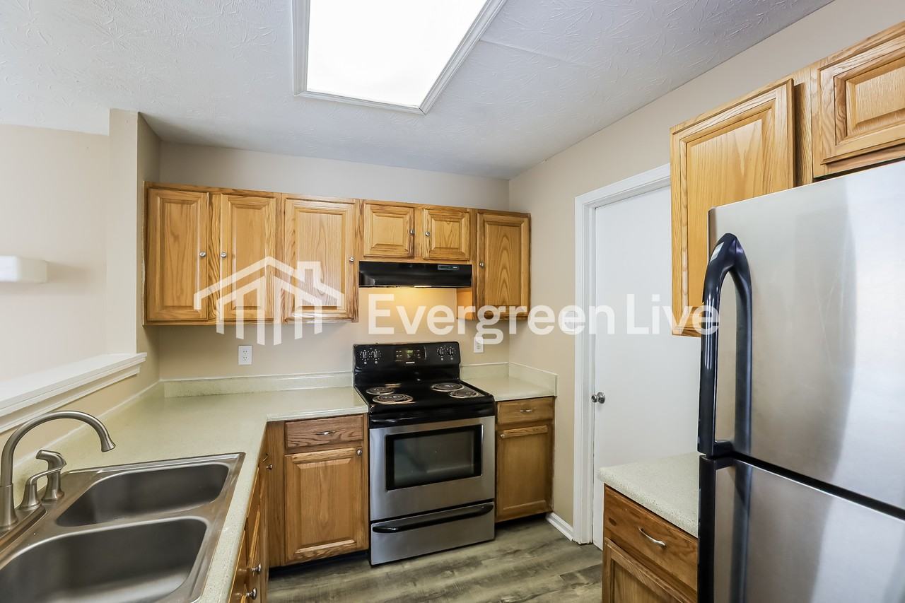 6770 Stanhope Way - Photo 5 of 15