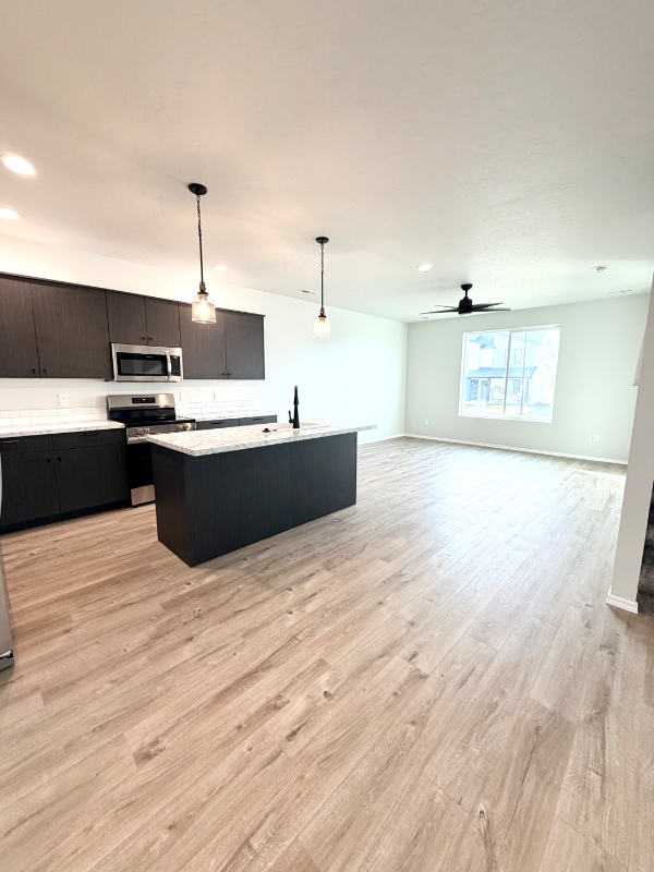 2864 N Eagle Meadow Ave - Photo 3 of 21