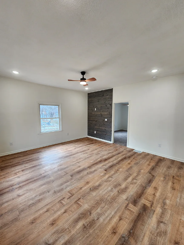 304 Waller Ave - Photo 2 of 20