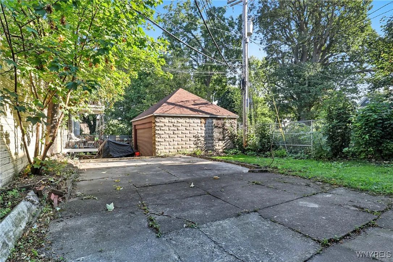 10 Russell St #1 - Photo 4 of 20