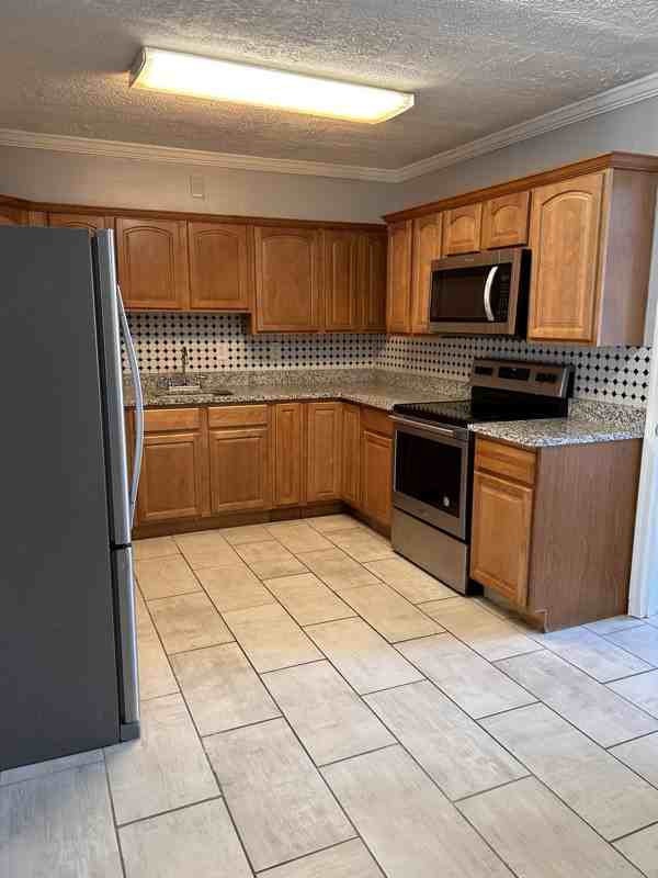 821 Lannerton Rd - Photo 7 of 21