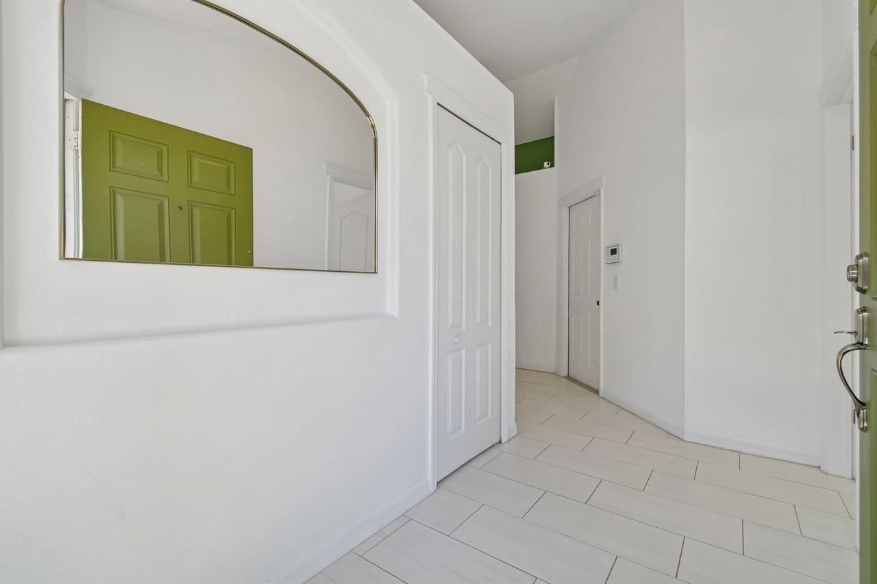 7527 Oxford Garden Cir - Photo 3 of 34