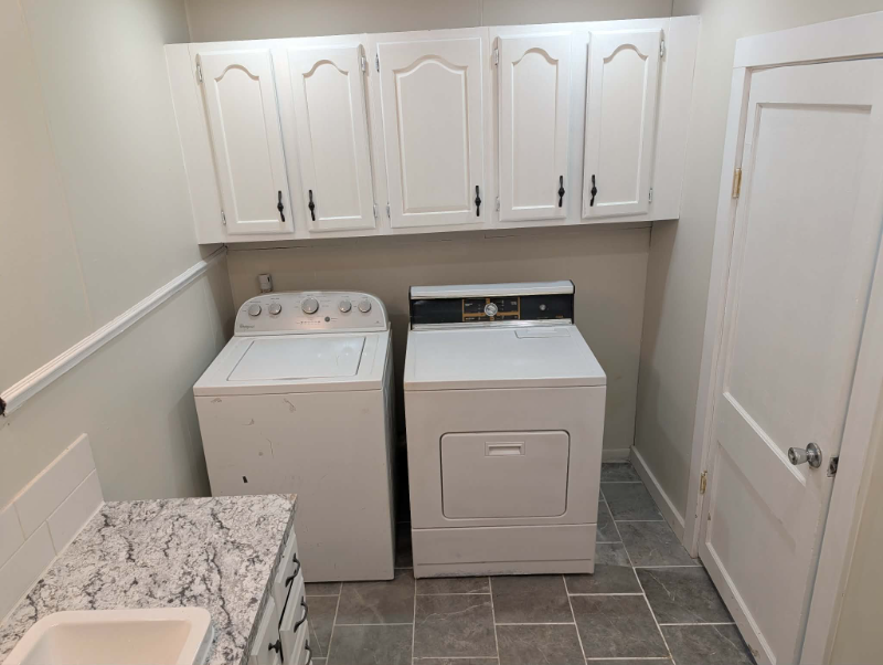 181 W Second St - Photo 3 of 10