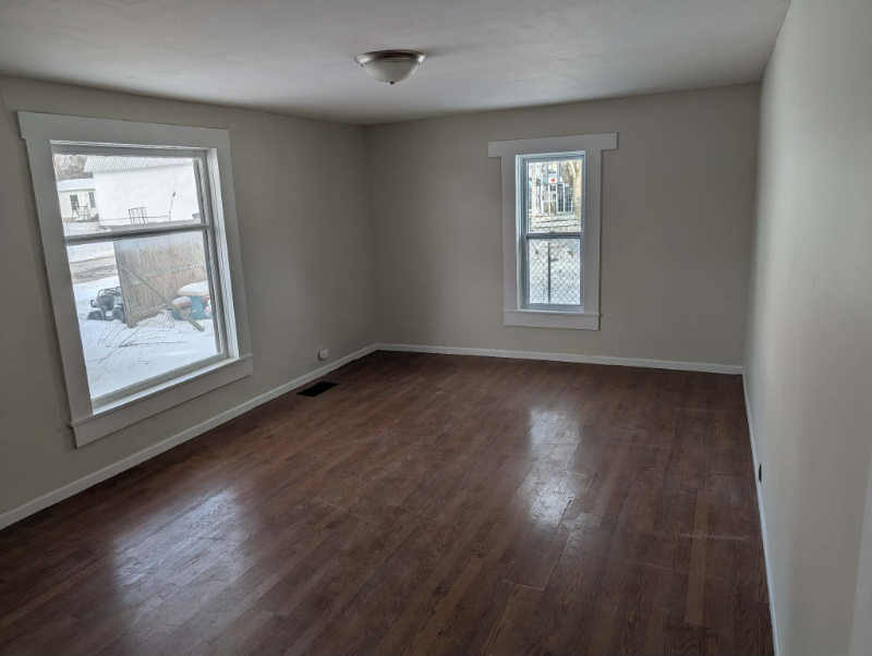 181 W Second St - Photo 5 of 10