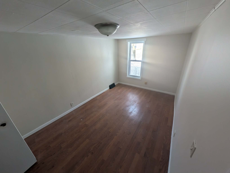 181 W Second St - Photo 6 of 10