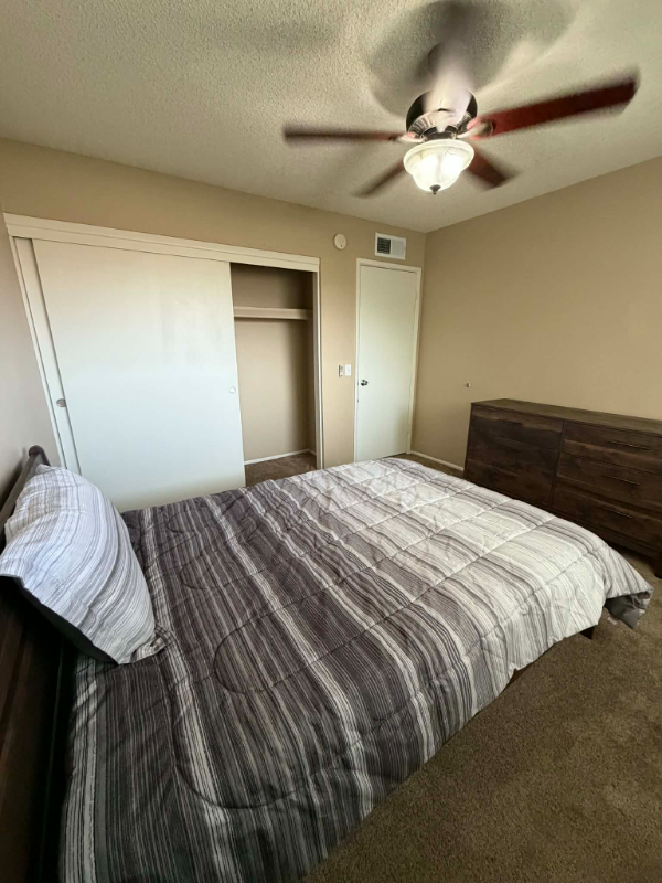 14209 N 45th Ave - Photo 2 of 8