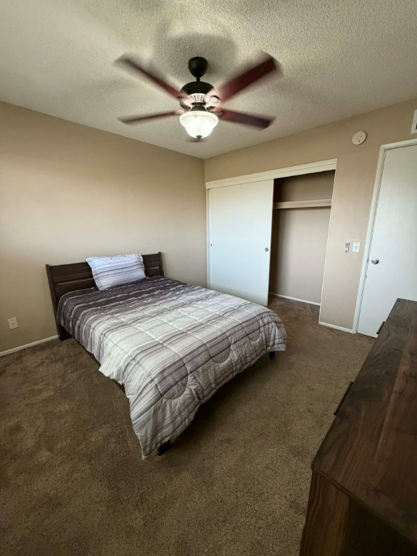 14209 N 45th Ave - Photo 3 of 8