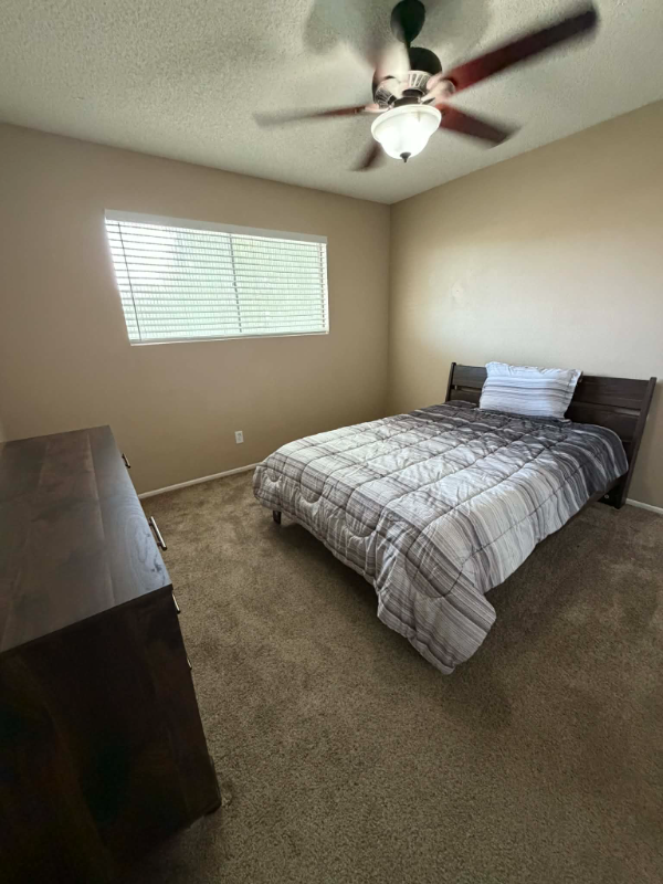 14209 N 45th Ave - Photo 4 of 8